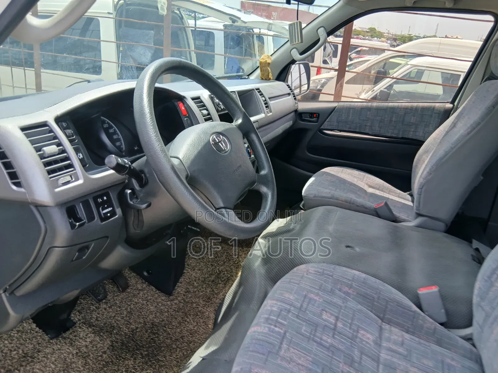 Toyota HiAce 2012 White