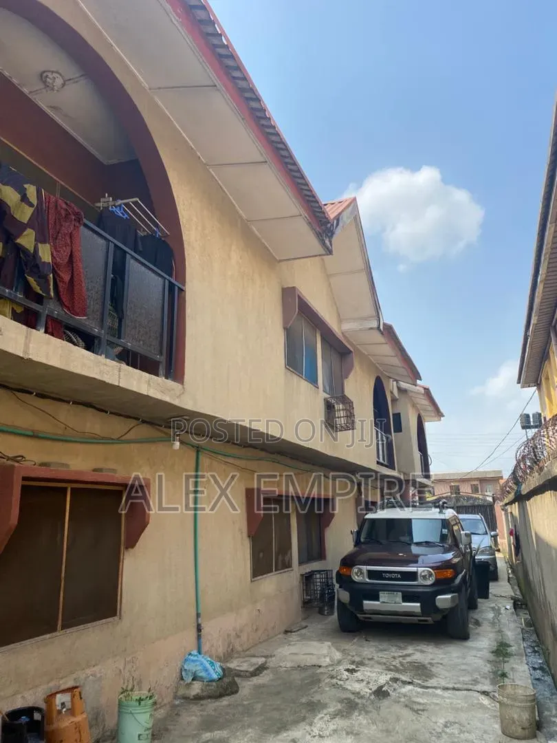 2bdrm Block of Flats in Ago Palace for sale