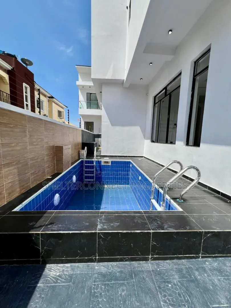 4bdrm Duplex in Ado / Ajah for sale