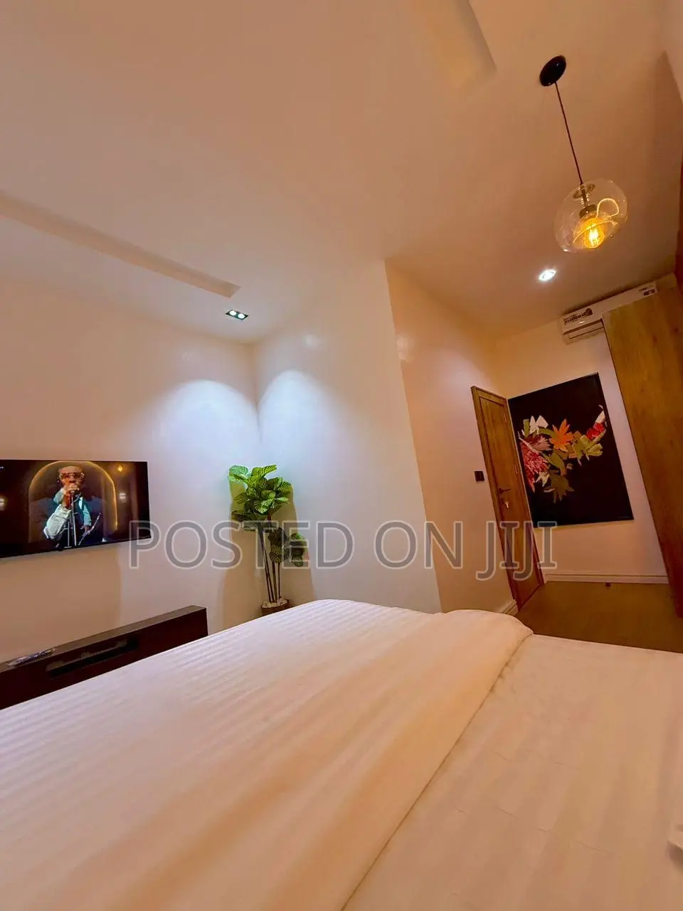 Luxury 2 Bed Shortlet Apartment With Snooker in Guzape Abuja