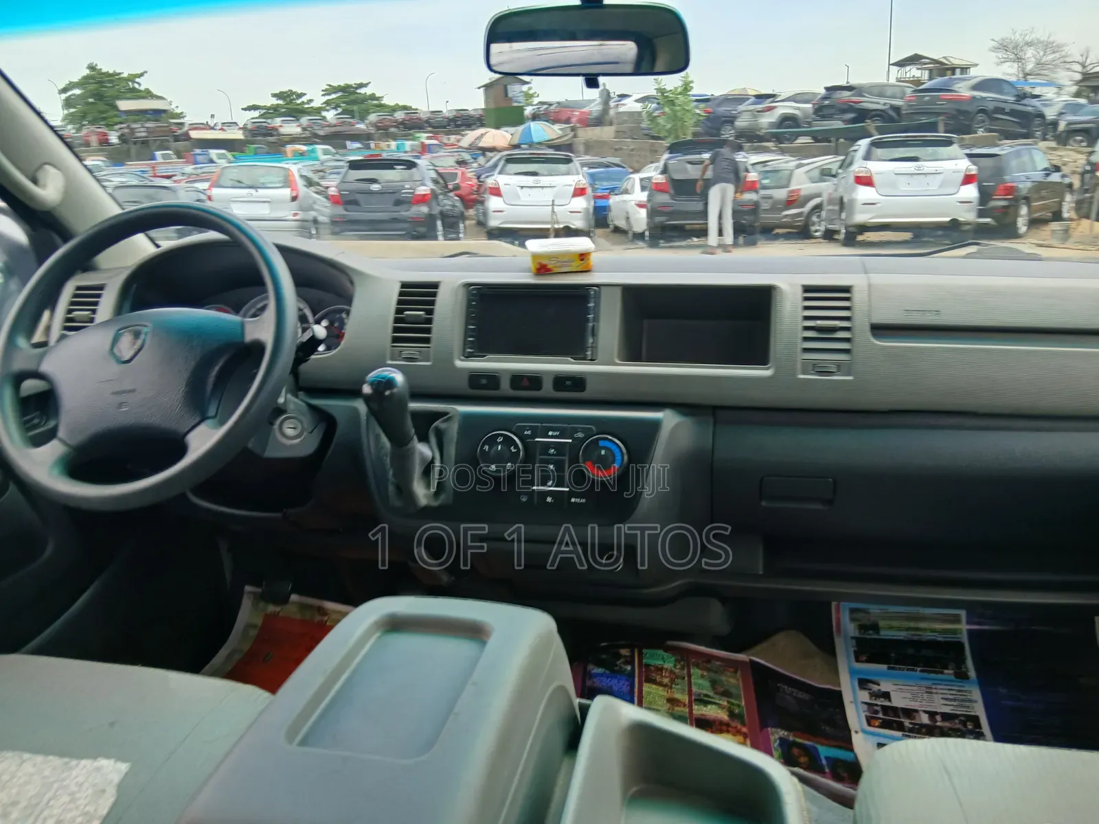 Toyota HiAce 2016 White
