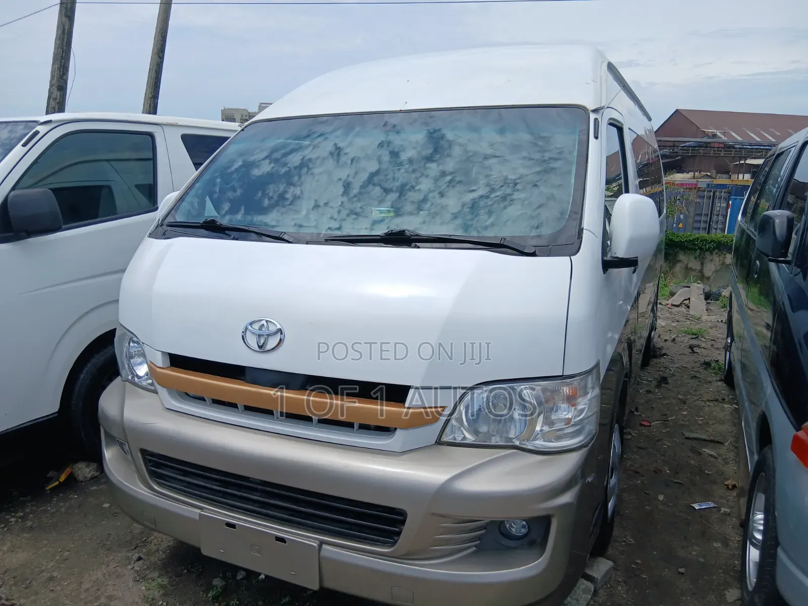 Toyota HiAce 2016 White