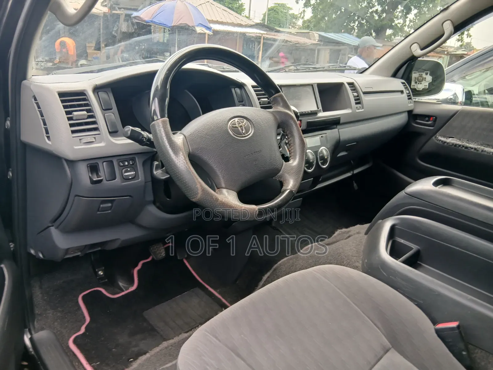 Toyota HiAce 2016 Black