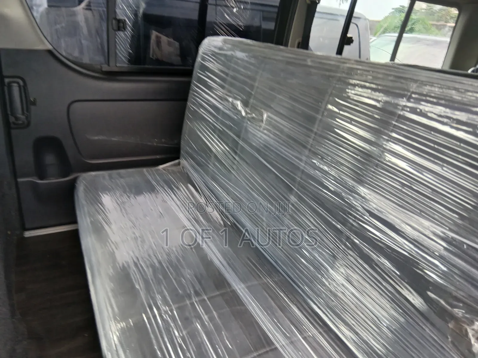 Toyota HiAce 2016 Black