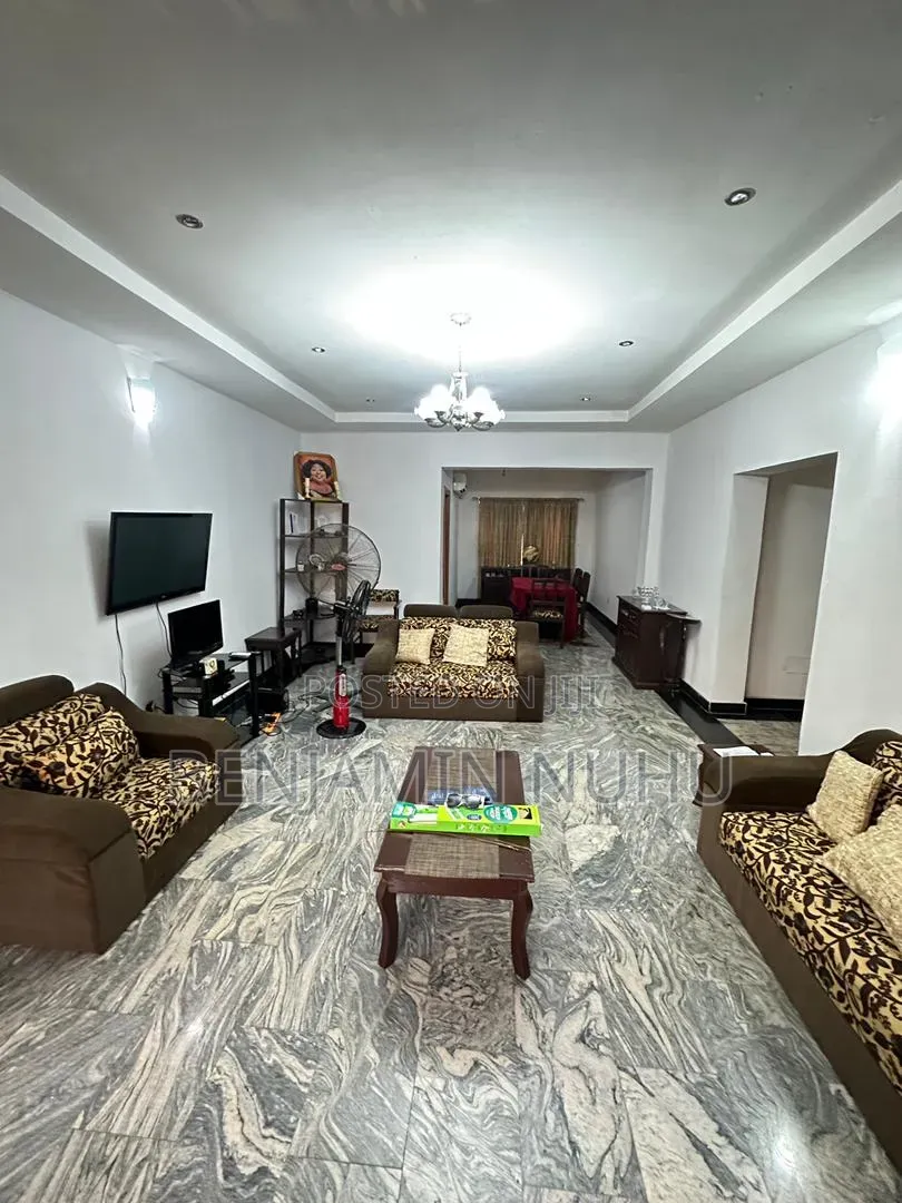 3bdrm Apartment in Lekki Right for rent