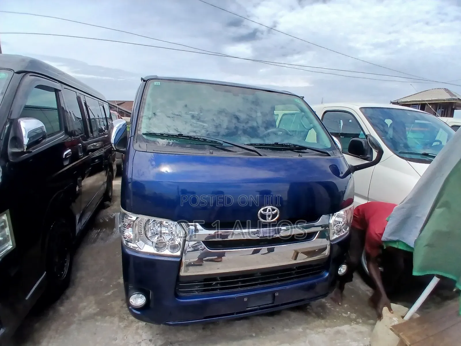 Toyota HiAce 2016 Blue