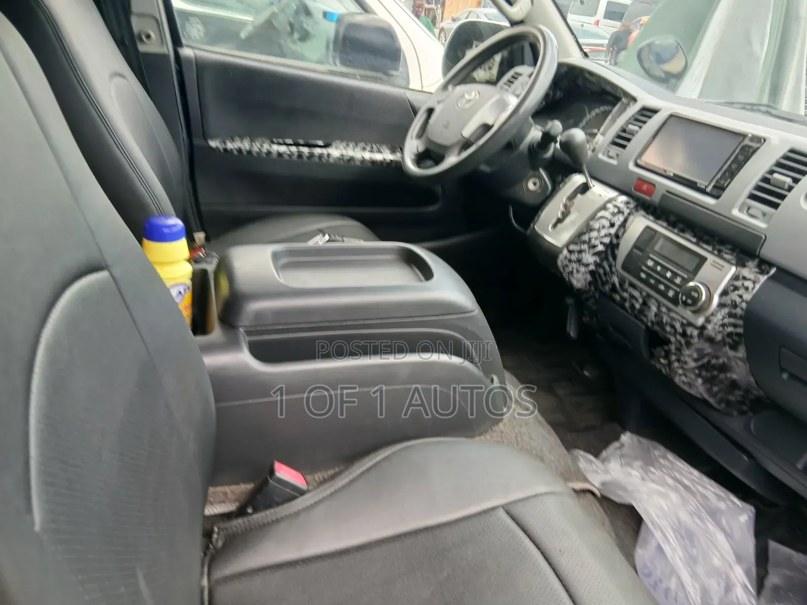 Toyota HiAce 2016 Blue