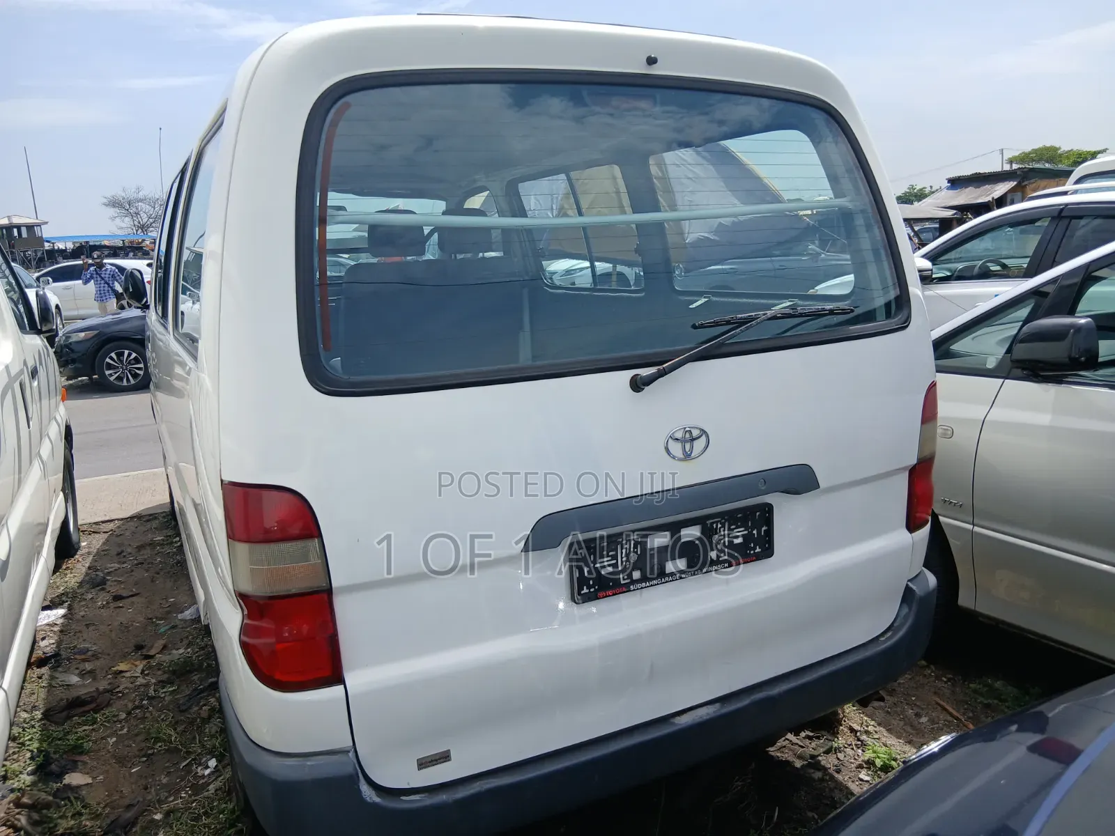 Toyota HiAce 2004 White