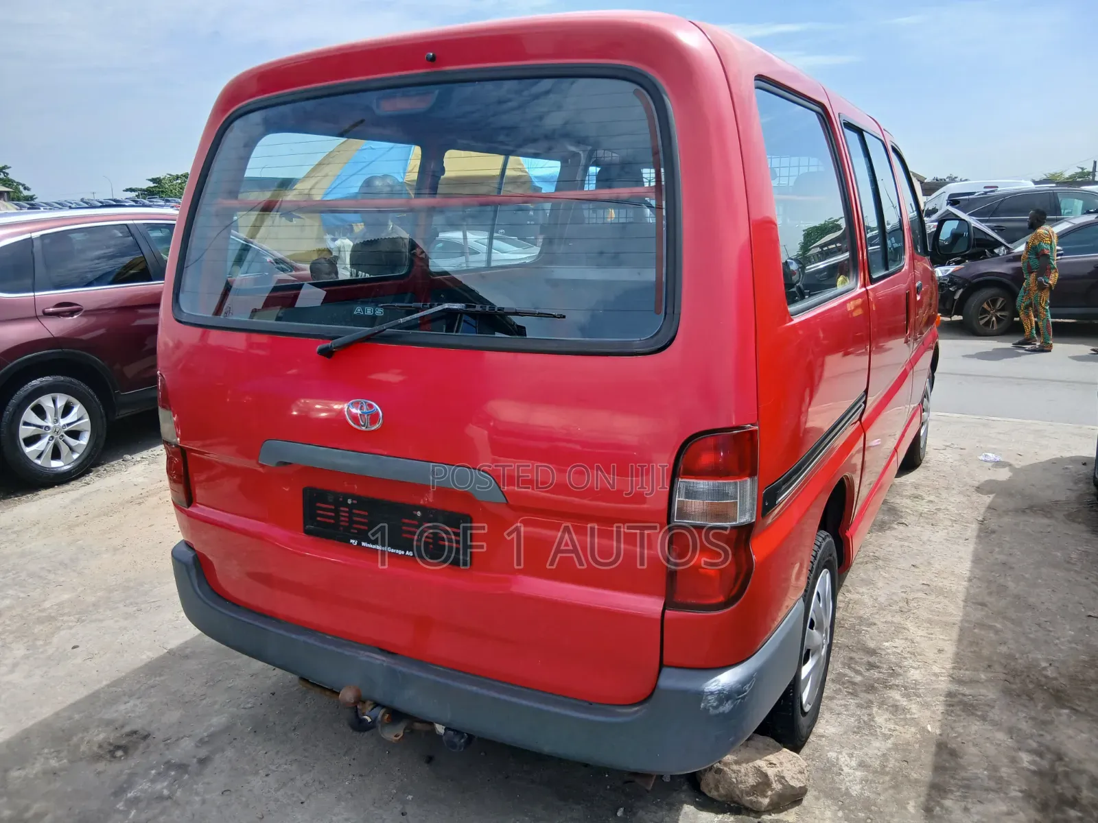 Toyota HiAce 2004 Red