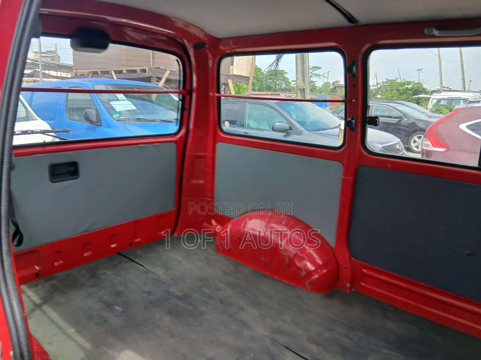 Toyota HiAce 2004 Red
