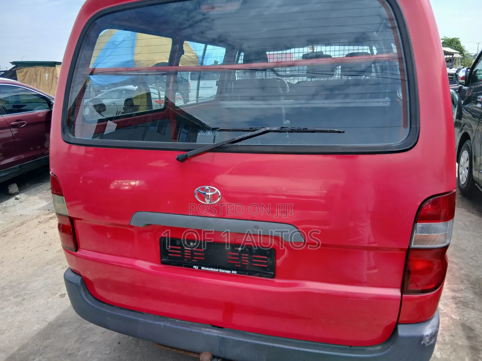 Toyota HiAce 2004 Red