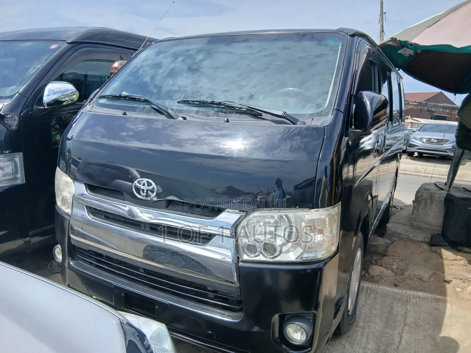 Toyota HiAce 2012 Black
