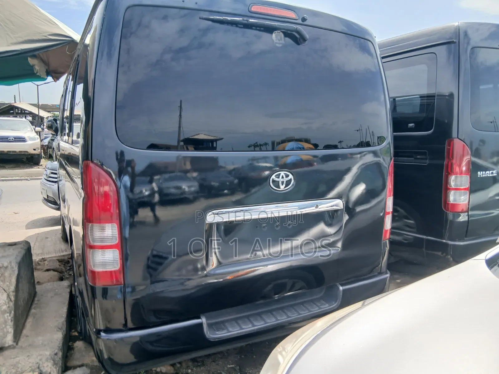 Toyota HiAce 2012 Black