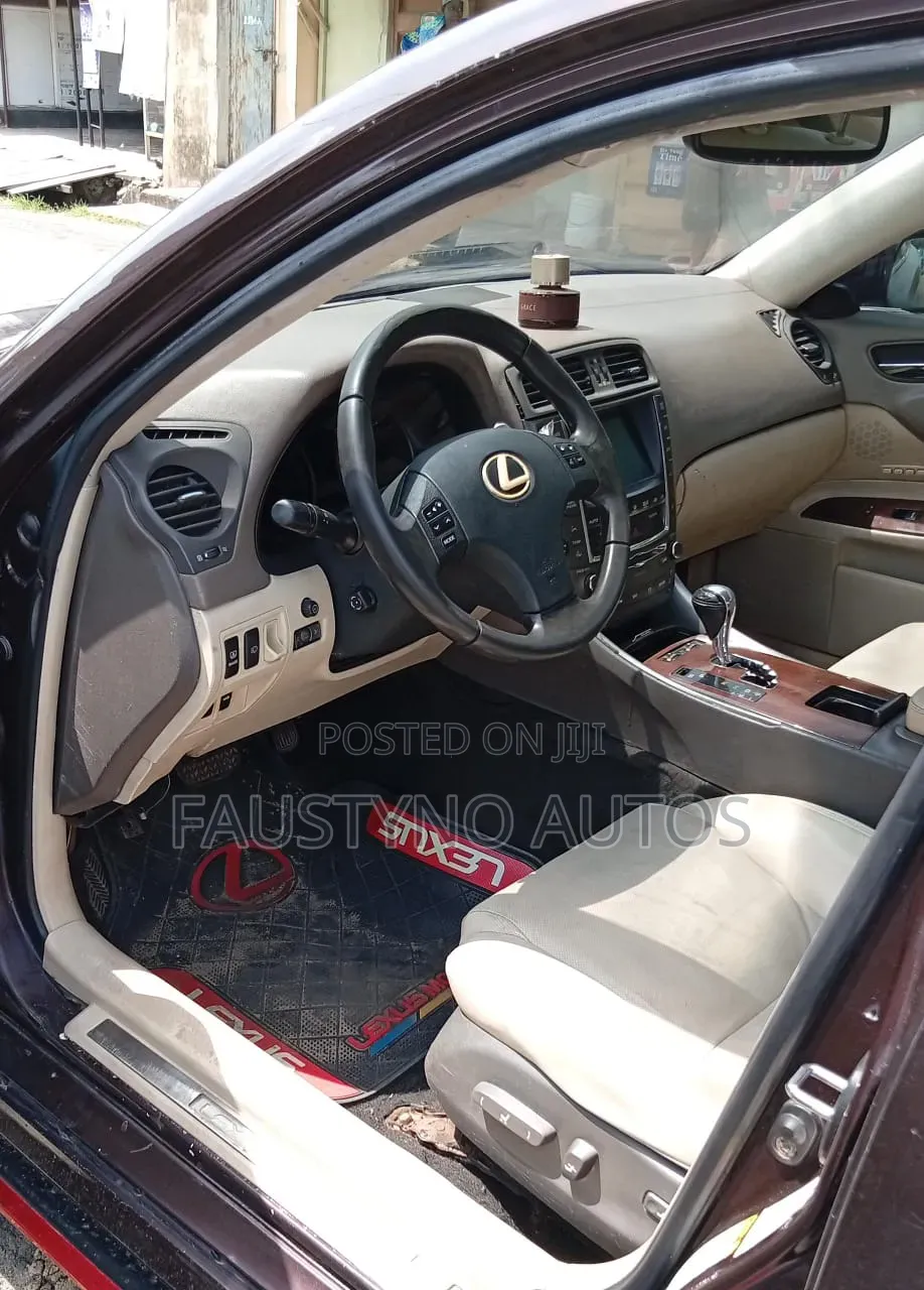 Lexus IS 250 Automatic 2010 Brown
