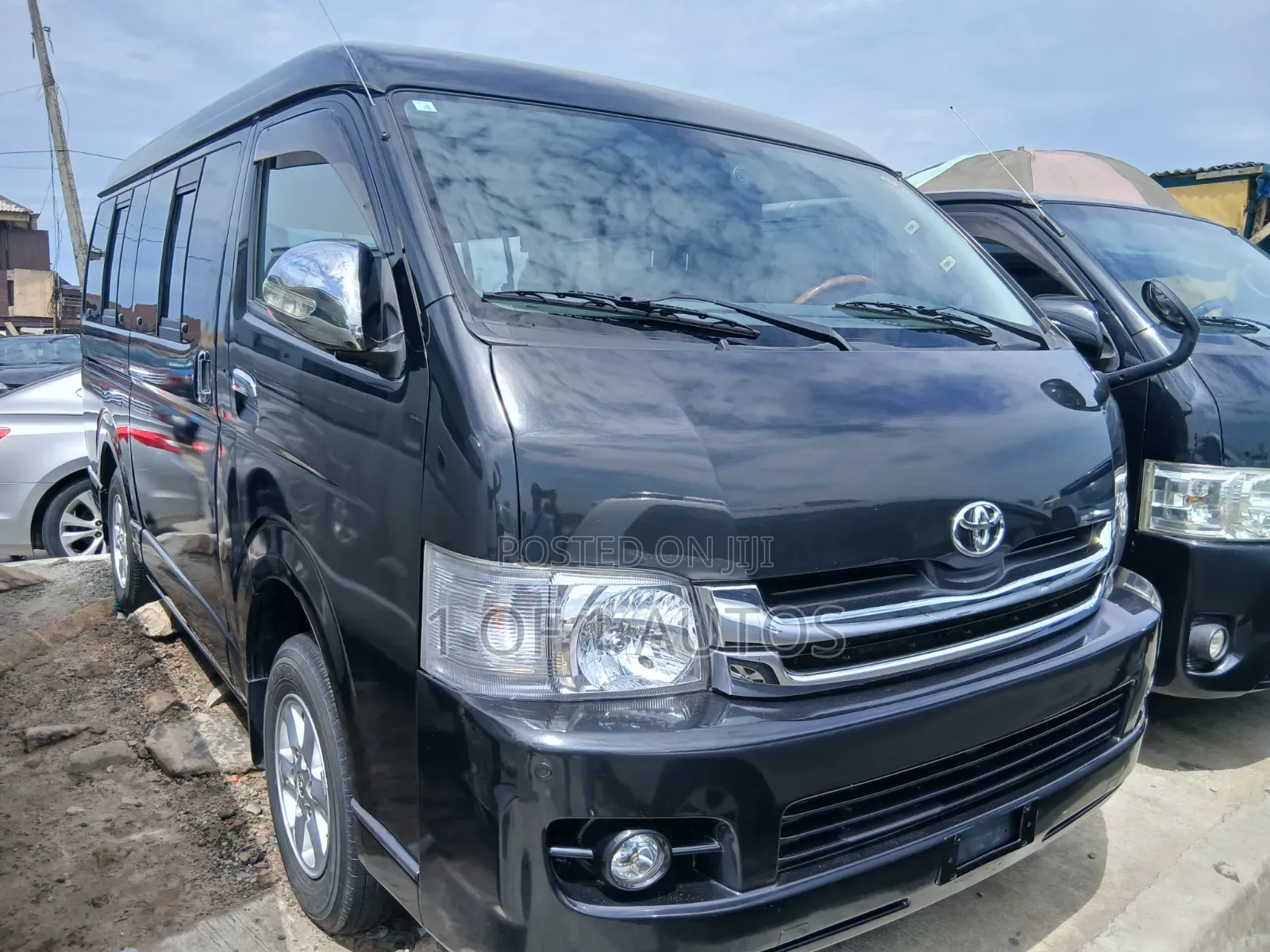 Toyota HiAce 2018 Black