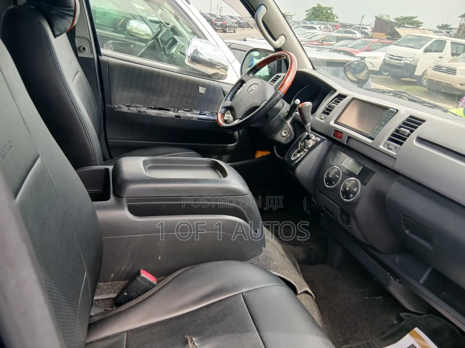 Toyota HiAce 2013 Blue
