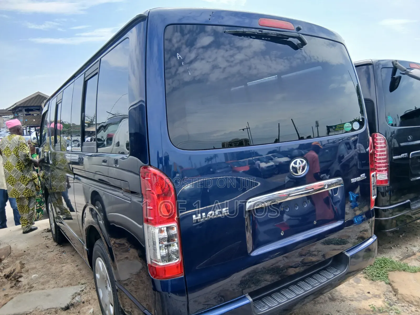 Toyota HiAce 2013 Blue