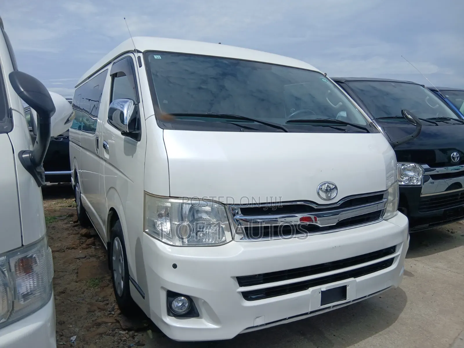 Toyota HiAce 2018 White