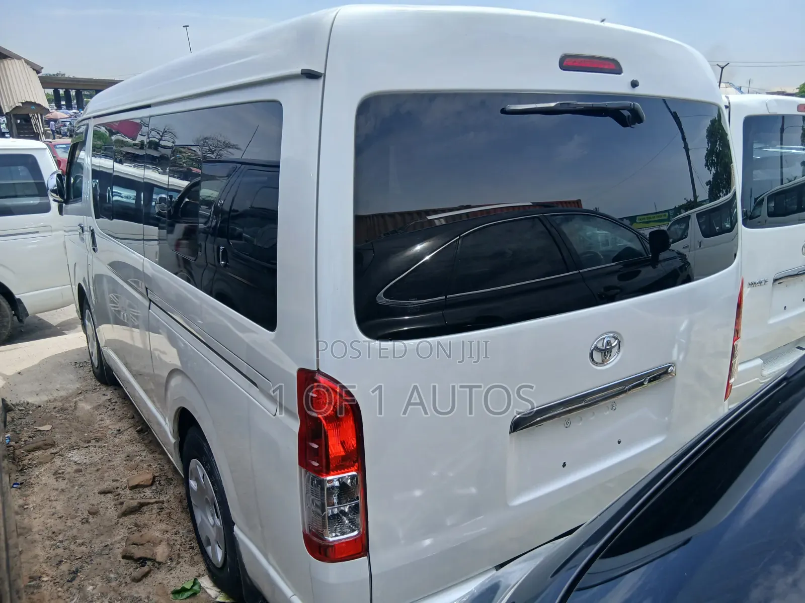Toyota HiAce 2018 White