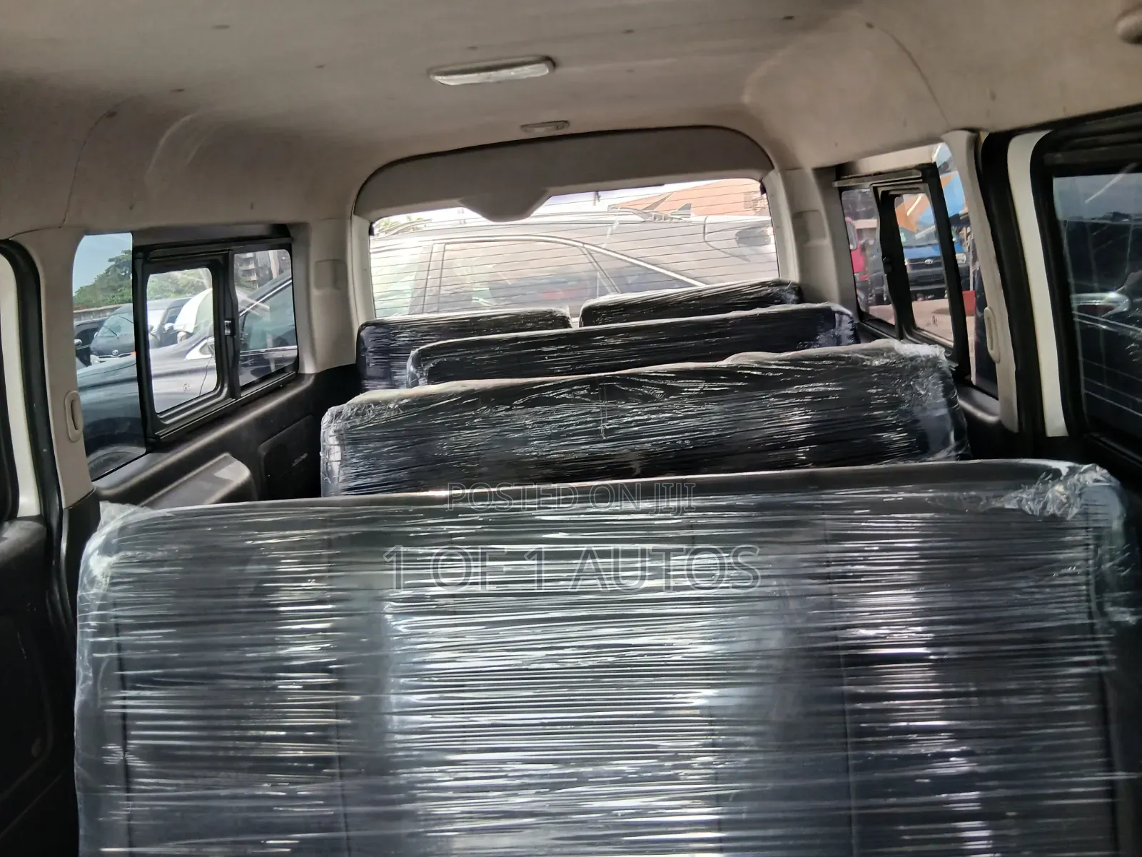 Toyota HiAce 2018 White