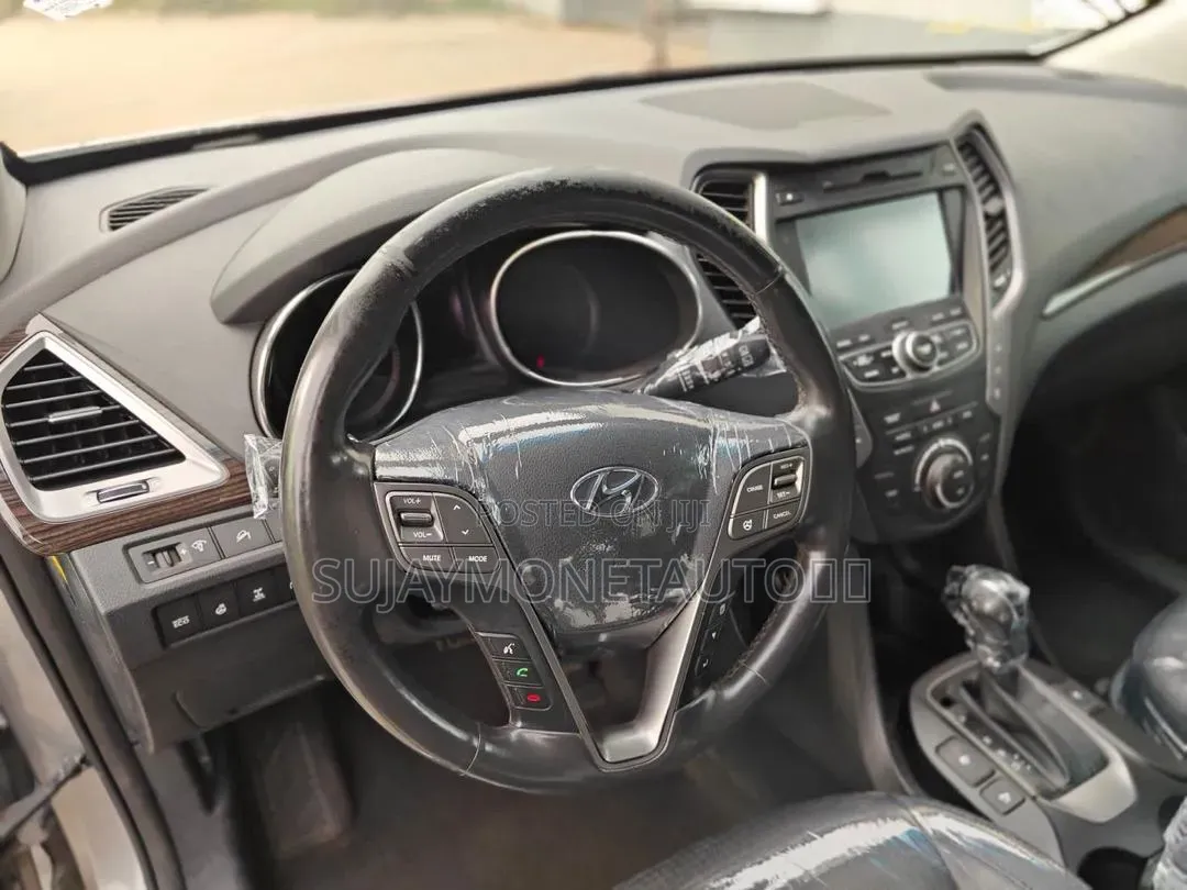 Awoof! Foreign Used 2014 Limited Hyundai Sant