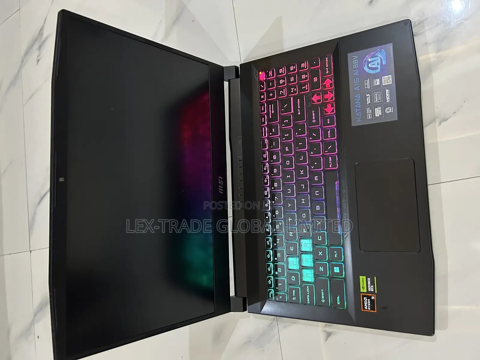 Laptop MSI Katana 15 16GB AMD Ryzen 9 SSD 1T