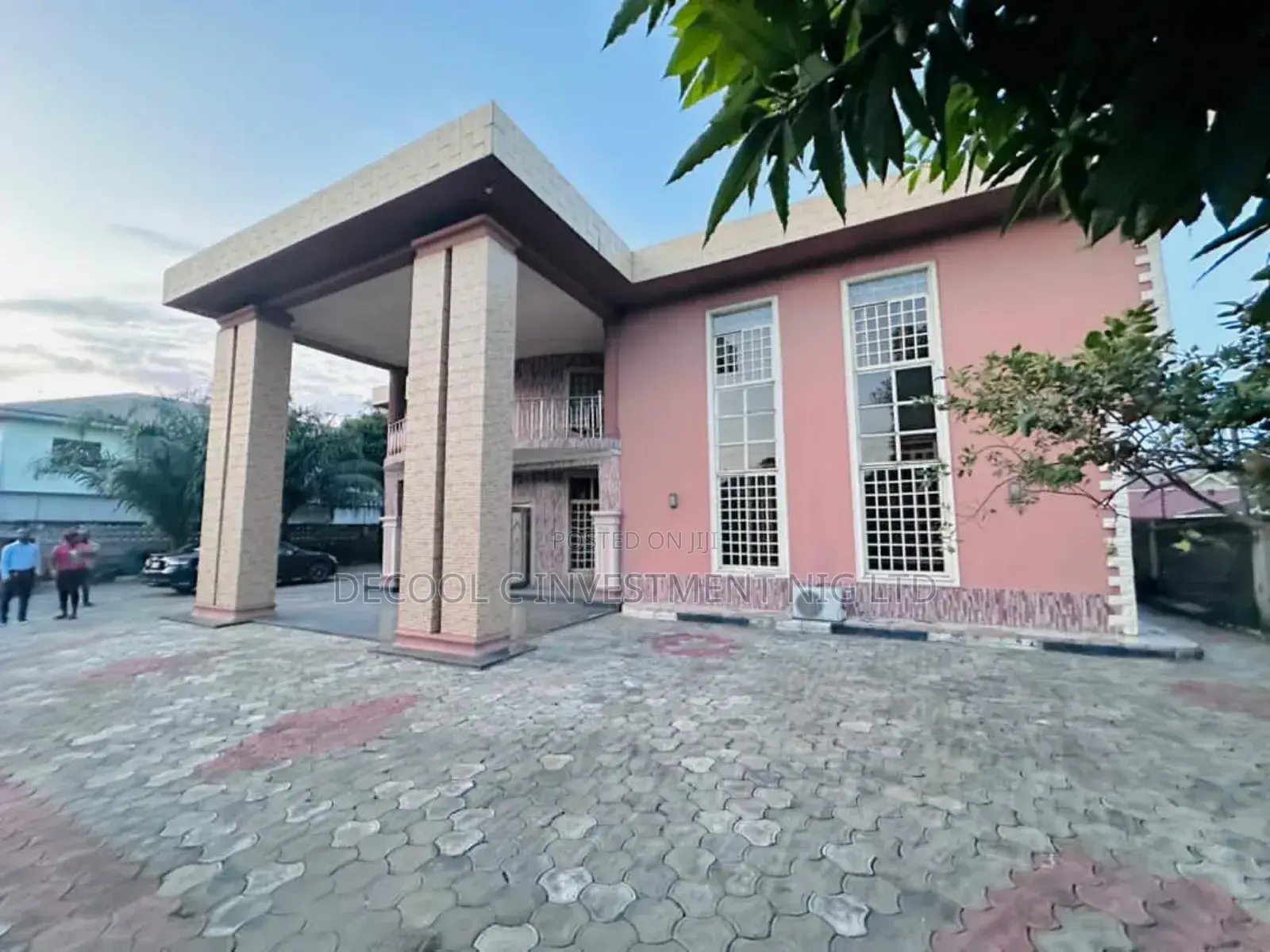 6 Rooms Duplex on 2 Pilot Land