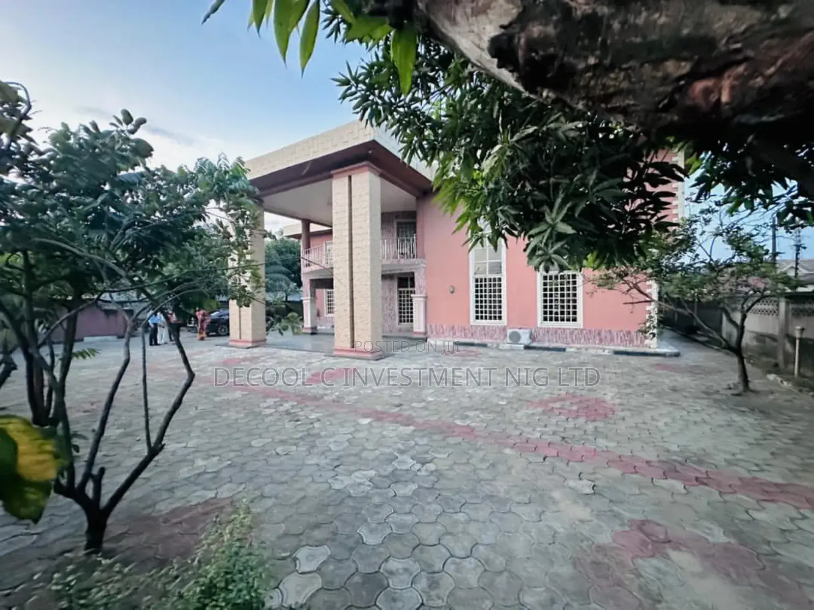 6 Rooms Duplex on 2 Pilot Land
