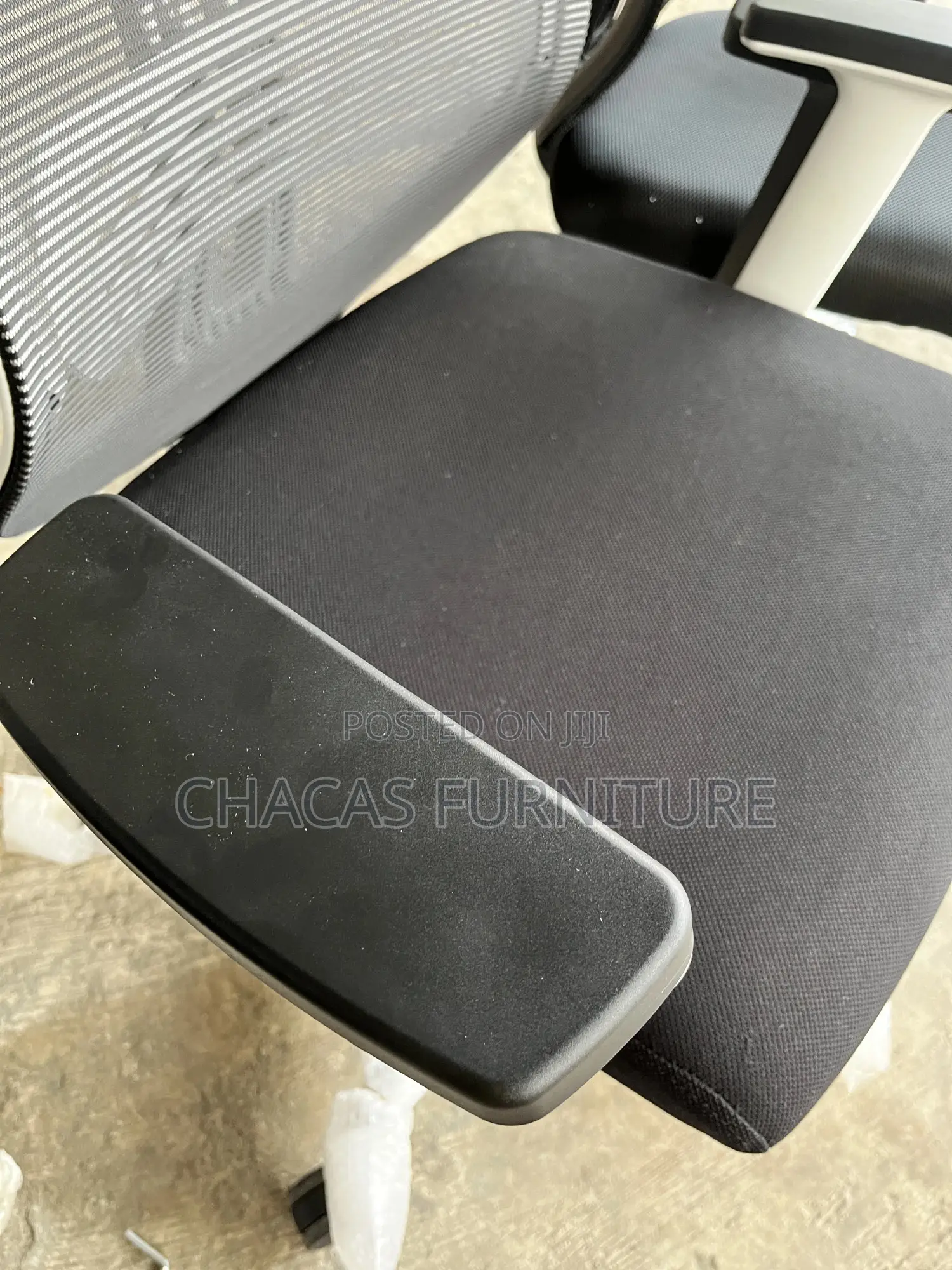 Premium Ergonomic Mesh Office Chair - High-Back Executive Seat