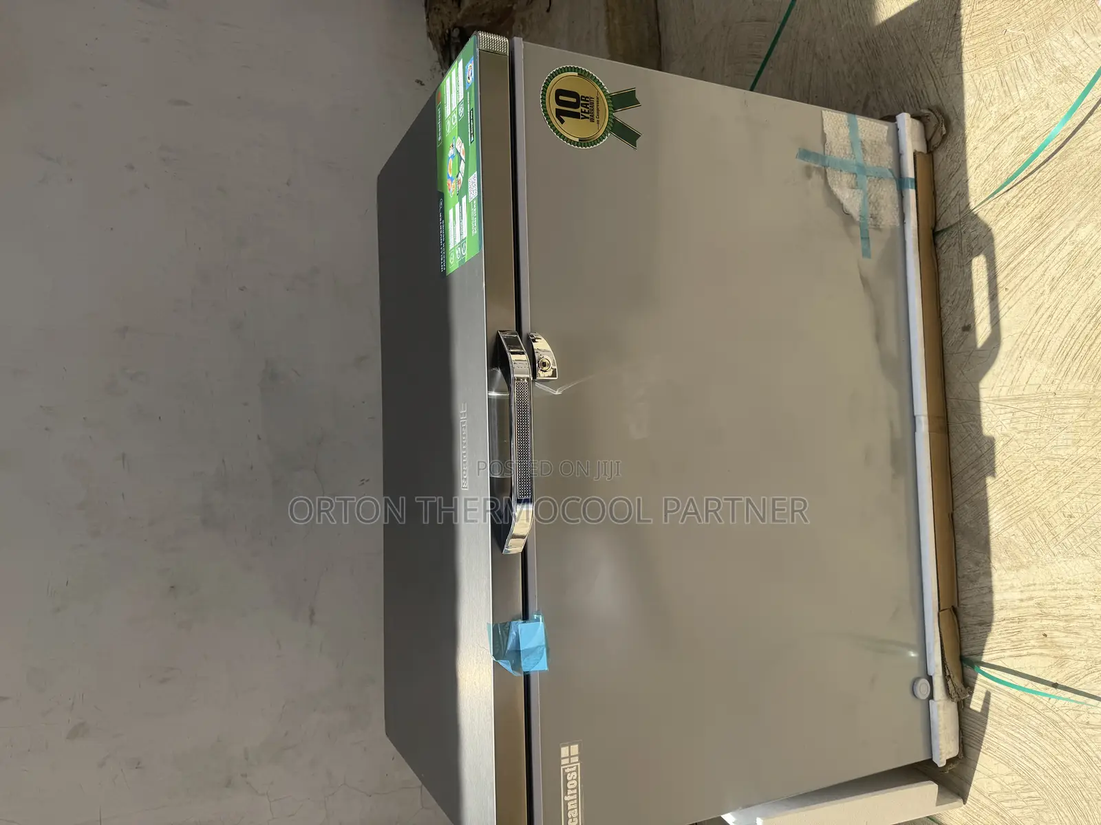 Scanfrost Inverter Chest Freezer 300l