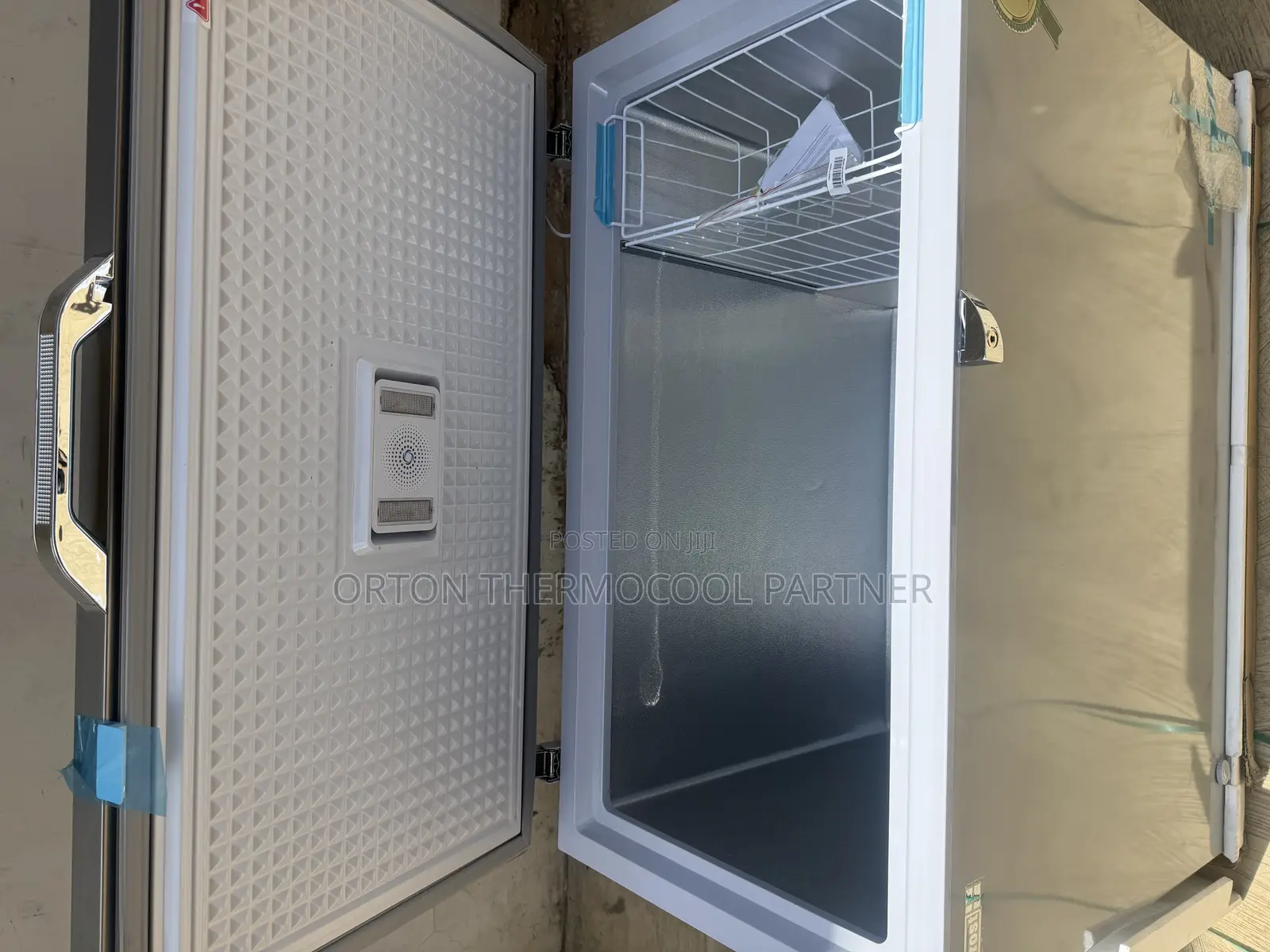 Scanfrost Inverter Chest Freezer 300l