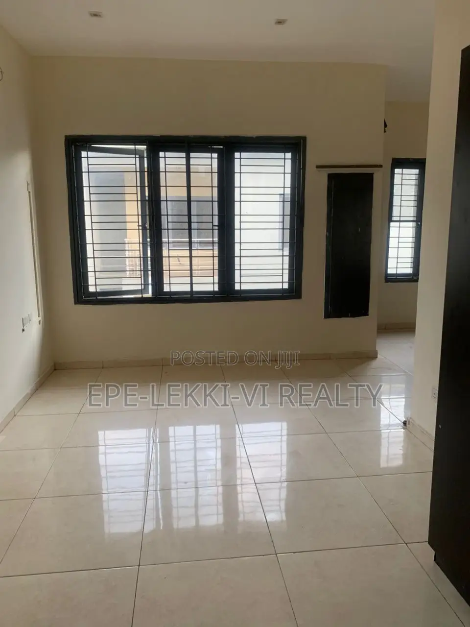 4bdrm House in In A Mini Court Not, Ikate for rent