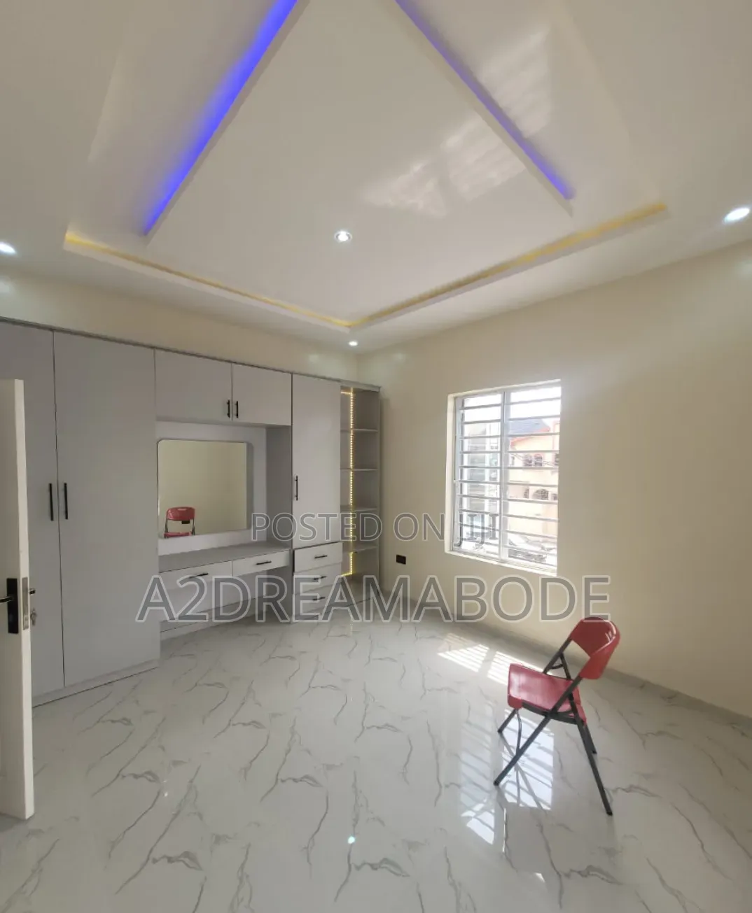 3bdrm Duplex in Medina for sale