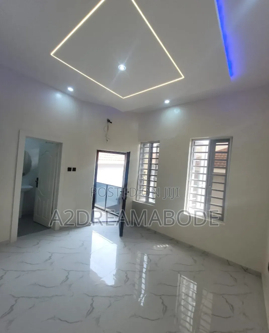 3bdrm Duplex in Medina for sale