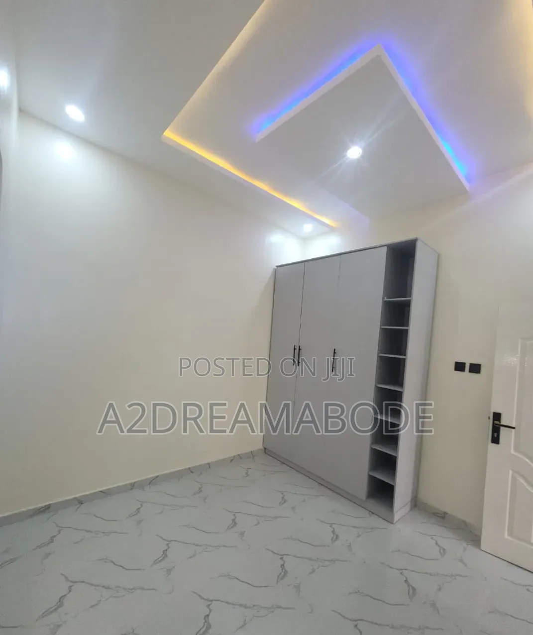 3bdrm Duplex in Medina for sale