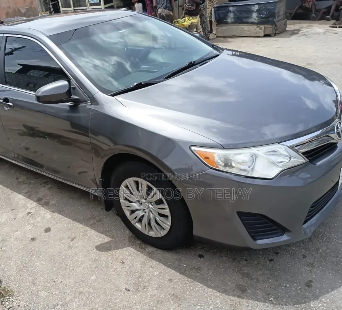 Toyota Camry LE 4dr Sedan w/Prod. End 11/13 (2.5L 4cyl 6A) 2014 Gray