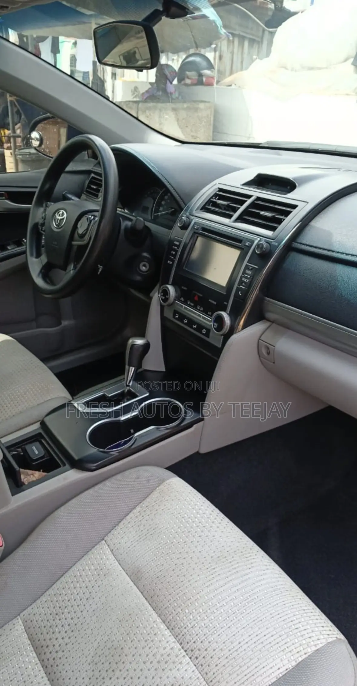 Toyota Camry LE 4dr Sedan w/Prod. End 11/13 (2.5L 4cyl 6A) 2014 Gray