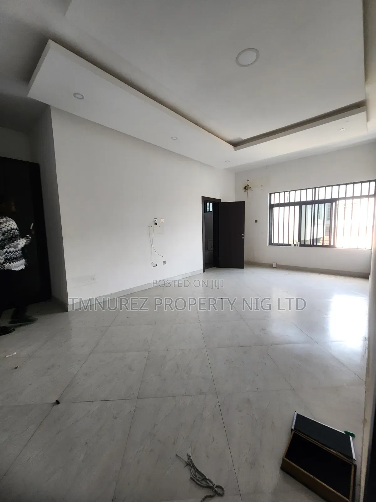 3bdrm Apartment in Lekki Phase 1 for rent
