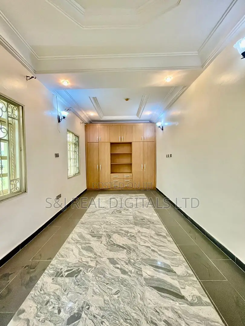 5bdrm Duplex in Jahi for rent
