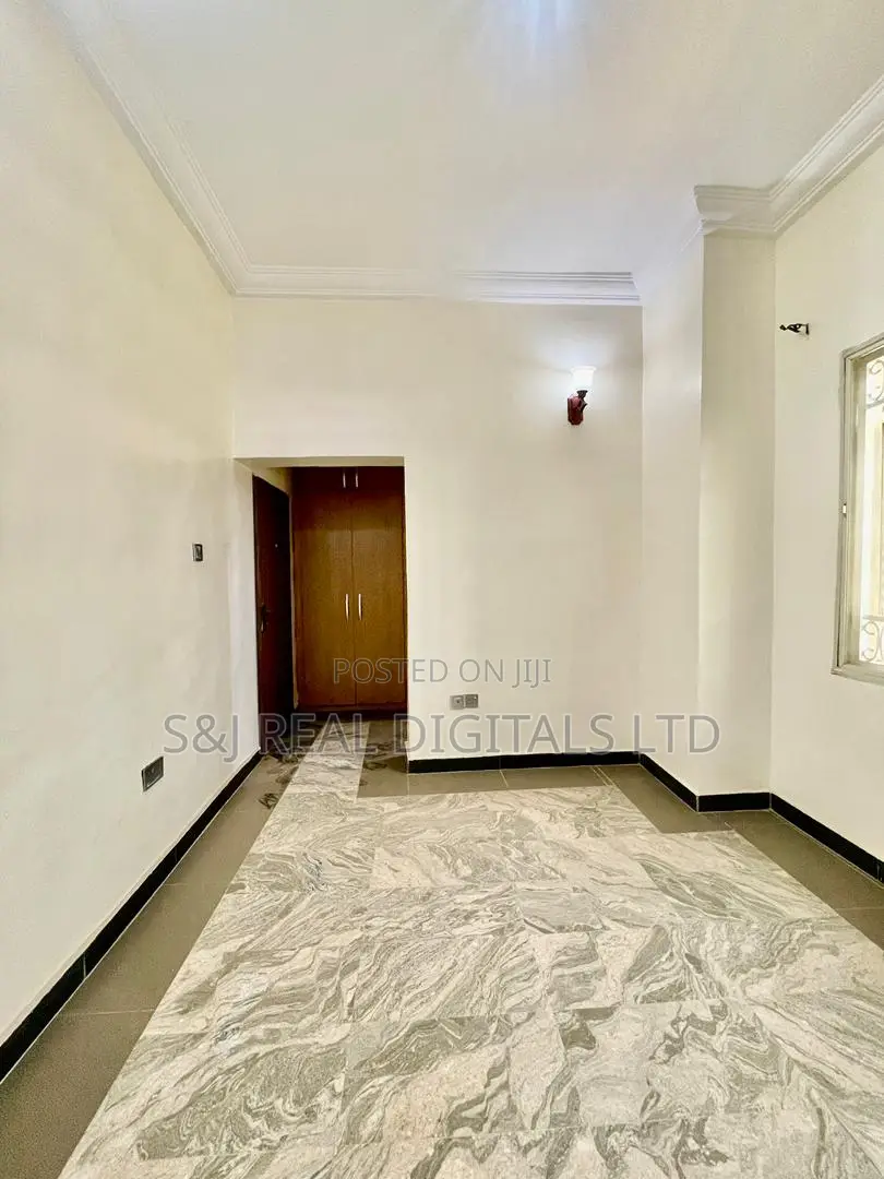 5bdrm Duplex in Jahi for rent