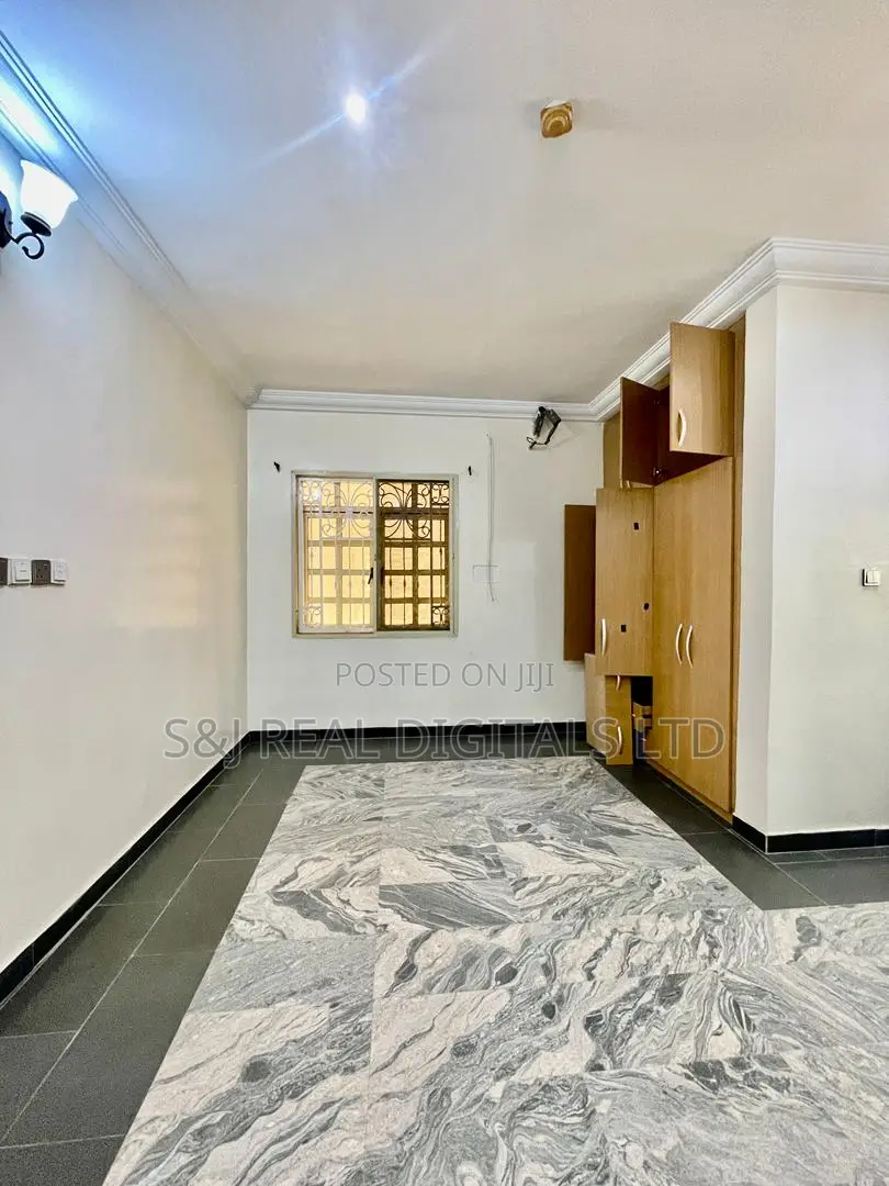 5bdrm Duplex in Jahi for rent