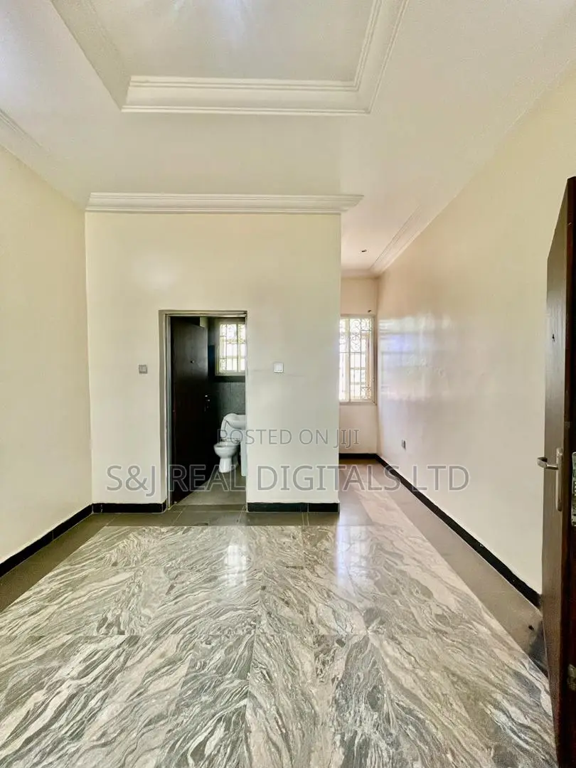 5bdrm Duplex in Jahi for rent