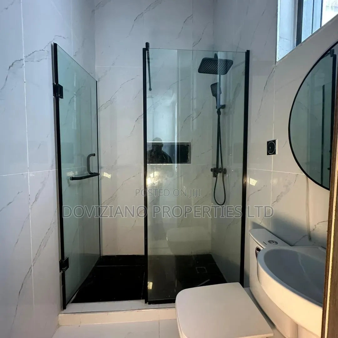 4bdrm Duplex in Chevron for sale