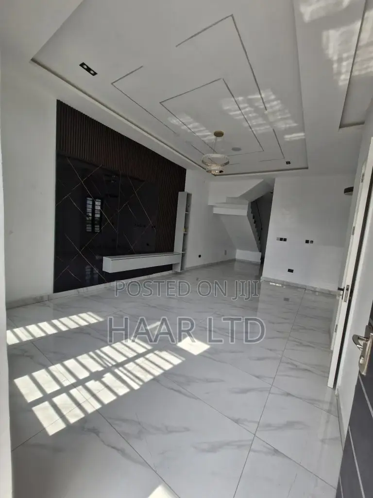 4bdrm Duplex in Ado / Ajah for sale