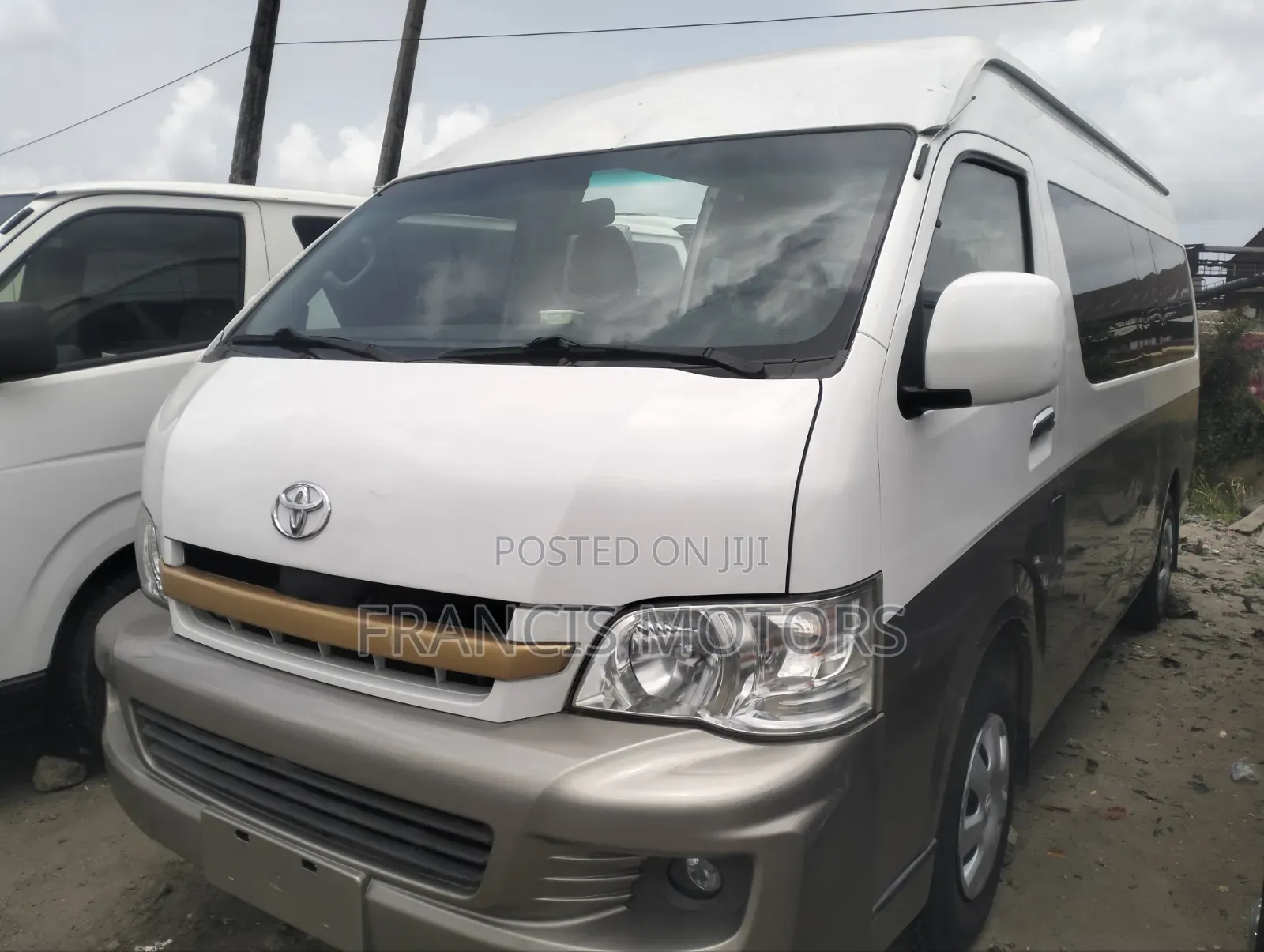 Toyota HiAce 2015 White