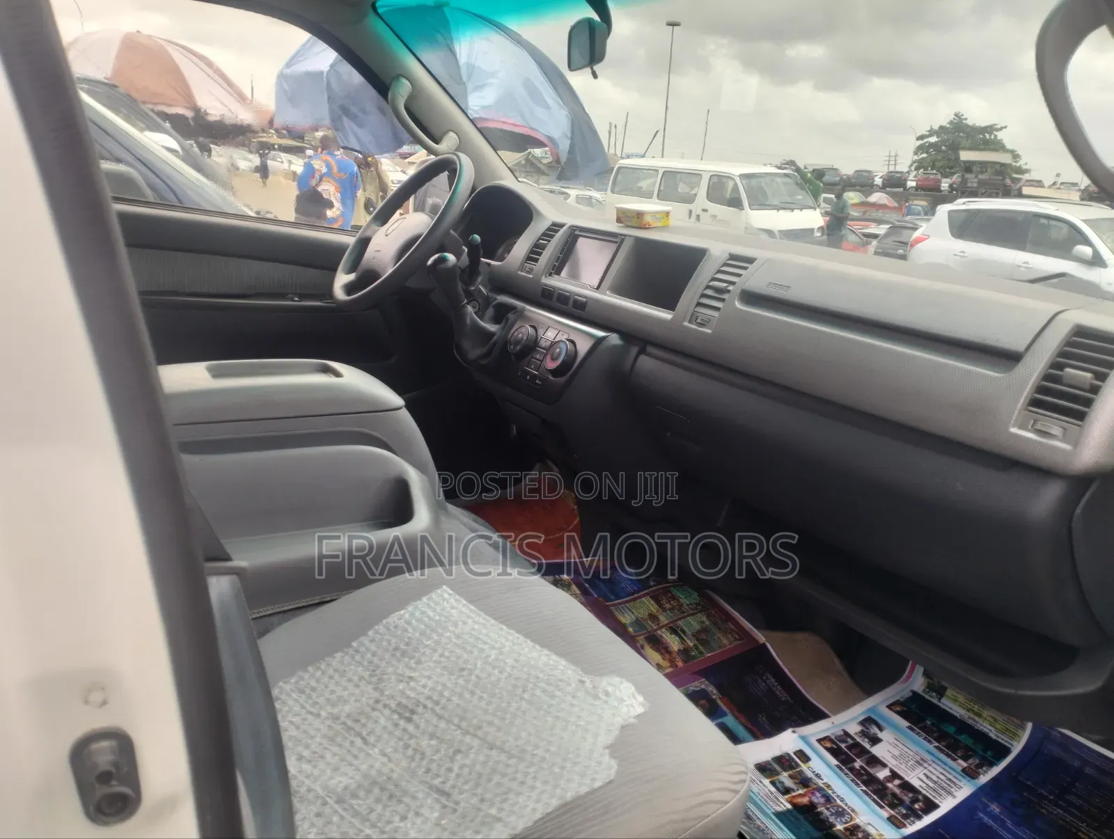 Toyota HiAce 2015 White