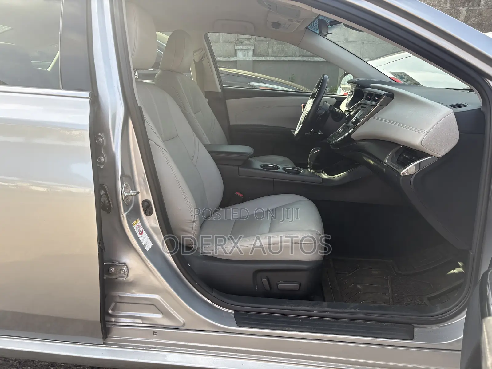 Toyota Avalon XLE (3.5L 6cyl 6A) 2018 Silver