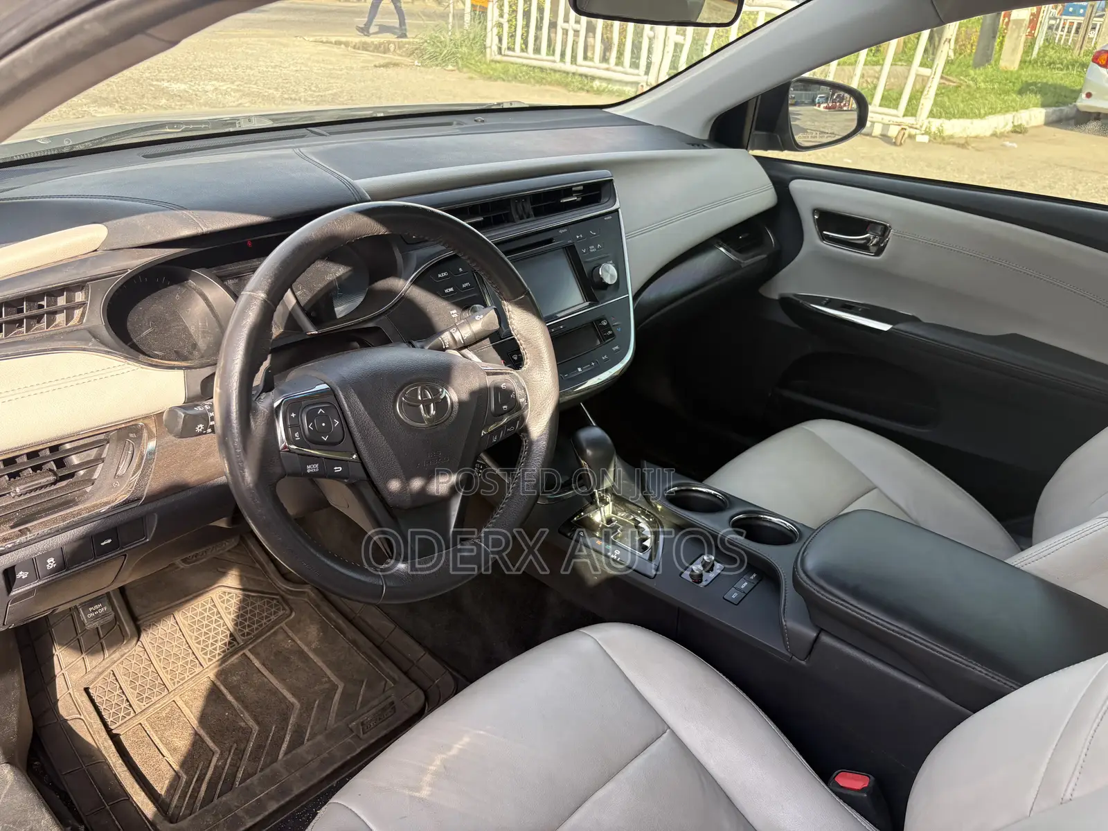 Toyota Avalon XLE (3.5L 6cyl 6A) 2018 Silver