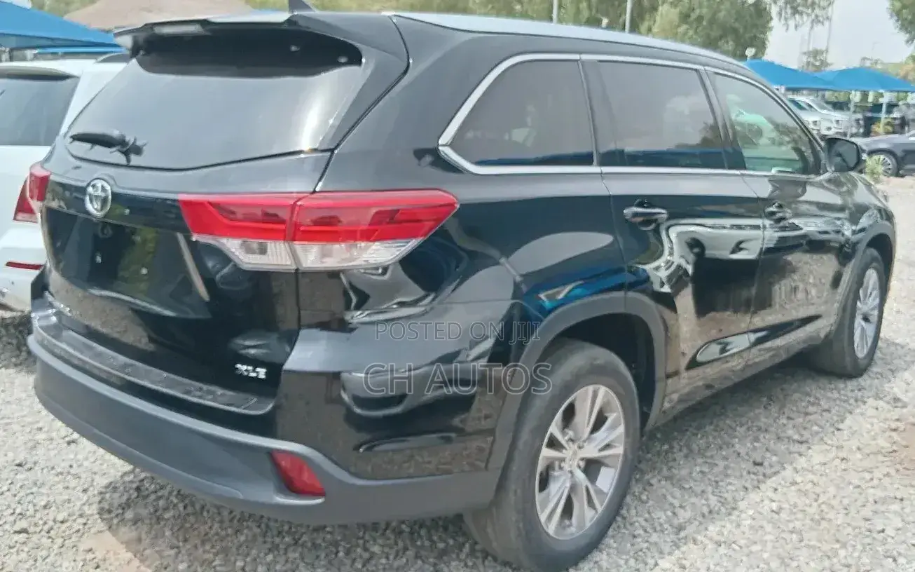 Toyota Highlander XLE 4dr SUV AWD (3.5L 6cyl 6A) 2015 Black