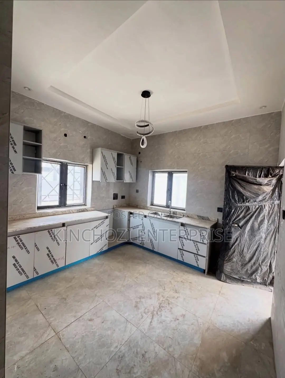 4bdrm Townhouse / Terrace in Mabushi for rent